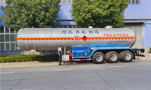 37立方氯甲烷三軸半掛車(chē) 