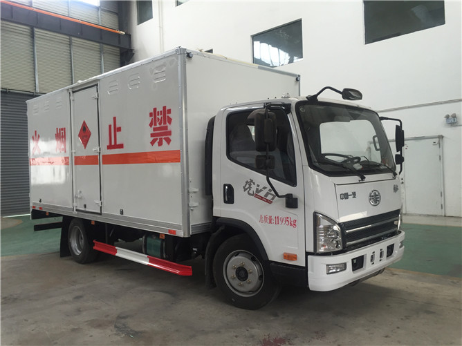 解放虎V氣瓶運(yùn)輸車.jpg